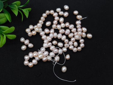 BEADED PEARLS ROCK STONE LAPIDARY SPECIMEN