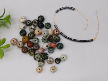 STONE BEADS ROCK STONE LAPIDARY SPECIMEN