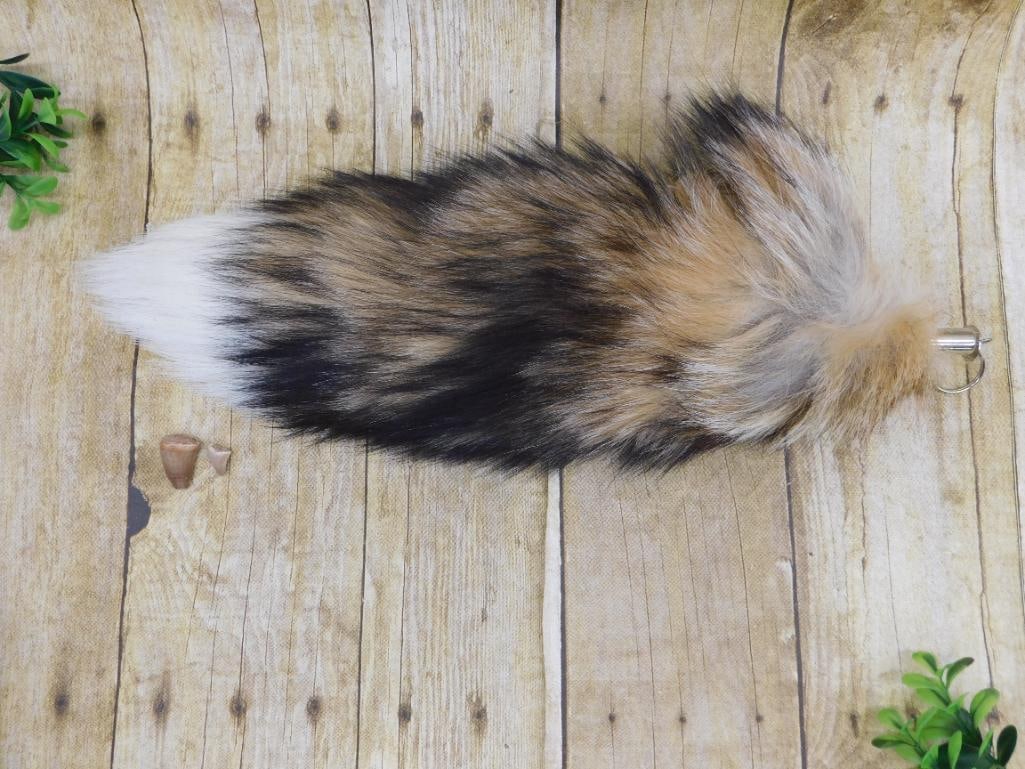 RED FOX TAIL TAXIDERMY: RED FOX TAIL TAXIDERMY