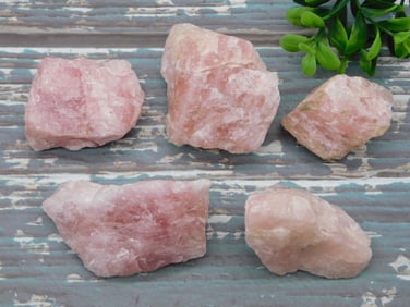 ROSE QUARTZ ROCK STONE LAPIDARY SPECIMEN