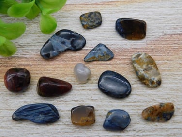 MIXED LOT ROCK STONE LAPIDARY SPECIMEN