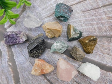 MIXED LOT ROCK STONE LAPIDARY SPECIMEN