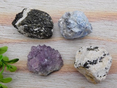 MIXED LOT ROCK STONE LAPIDARY SPECIMEN