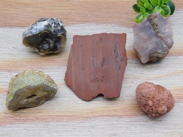 MIXED LOT ROCK STONE LAPIDARY SPECIMEN