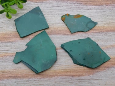 MALACHITE ROCK STONE LAPIDARY SPECIMEN