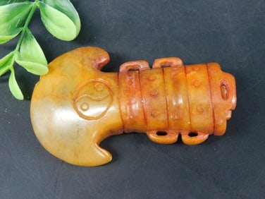 CARVED JADE ROCK STONE LAPIDARY SPECIMEN
