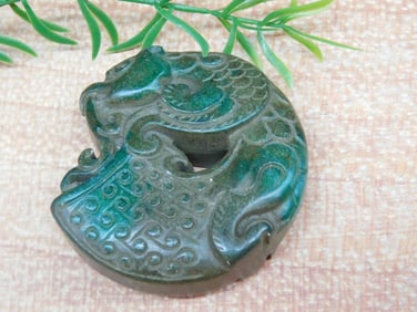 CARVED JADE ROCK STONE LAPIDARY SPECIMEN