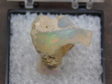 ROUGH OPAL ROCK STONE LAPIDARY SPECIMEN
