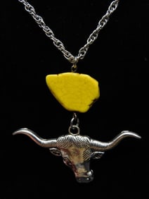 COW HEAD AND STONE PENDANT ON CHAIN NECKLACE ROCK STONE LAPIDARY SPECIMEN