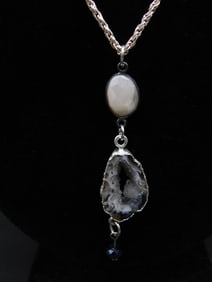 GEODE SLICE PENDANT ON CHAIN NECKLACE ROCK STONE LAPIDARY SPECIMEN