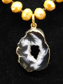 GEODE SLICE PENDANT ON SPARKLE BEAD NECKLACE ROCK STONE LAPIDARY SPECIMEN