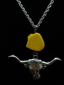 COW HEAD AND STONE PENDANT ON CHAIN NECKLACE ROCK STONE LAPIDARY SPECIMEN