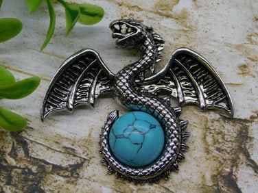 TURQUOISE DRAGON BROOCH ROCK STONE LAPIDARY SPECIMEN