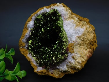 PURPLE AND GOLD GEODE ROCK STONE LAPIDARY SPECIMEN