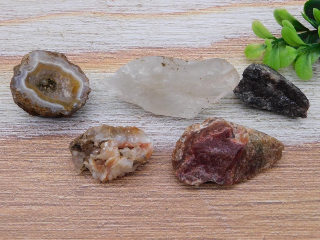 MIXED LOT ROCK STONE LAPIDARY SPECIMEN: MIXED LOT ROCK STONE LAPIDARY SPECIMEN