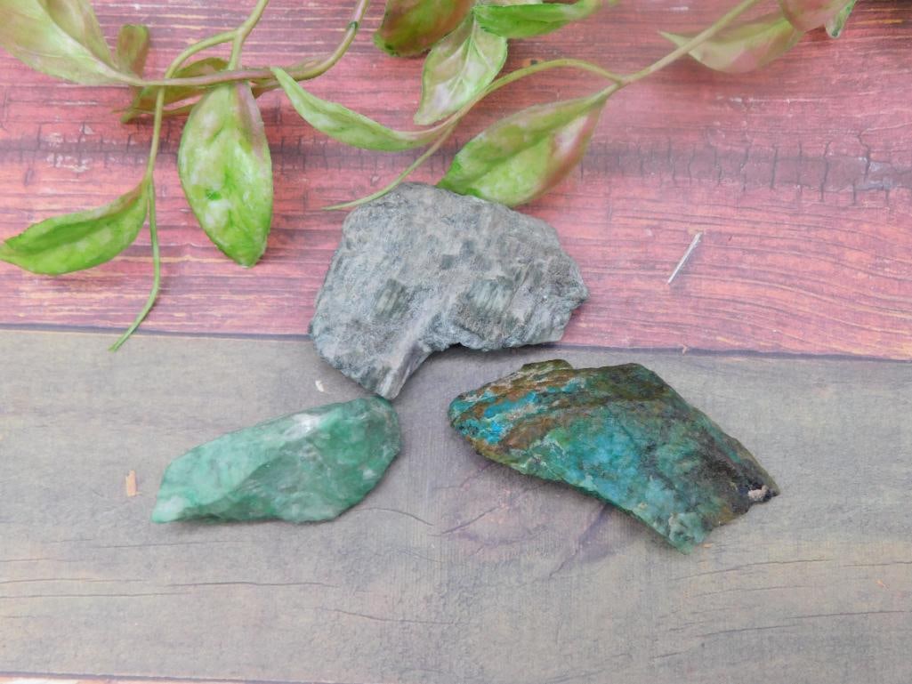 ROCK STONE LAPIDARY SPECIMEN: ROCK STONE LAPIDARY SPECIMEN
