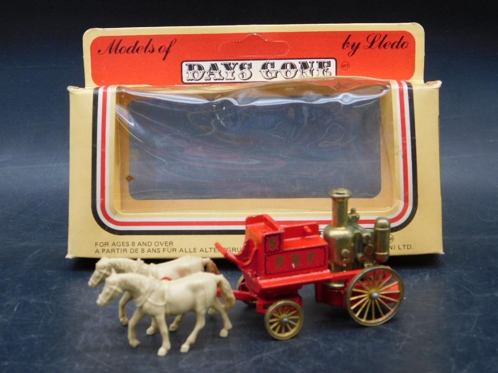 Models Of Days Gone Diecast Mail Coach with Box: Models Of Days Gone Diecast Mail Coach with Box