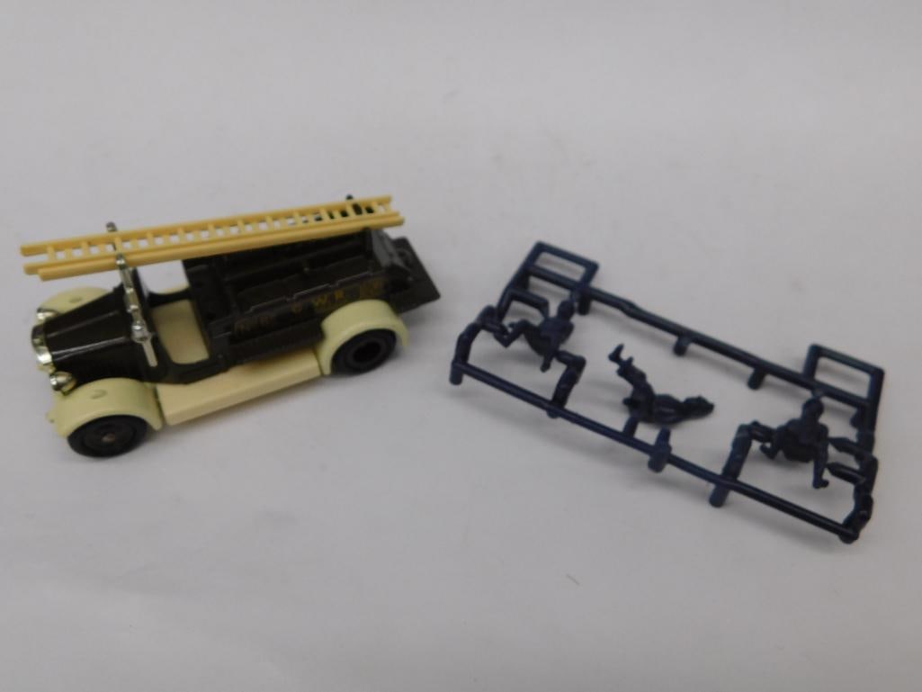 Lledo GWR Anniversary Model Fire Engine with Figures (1 of 5)