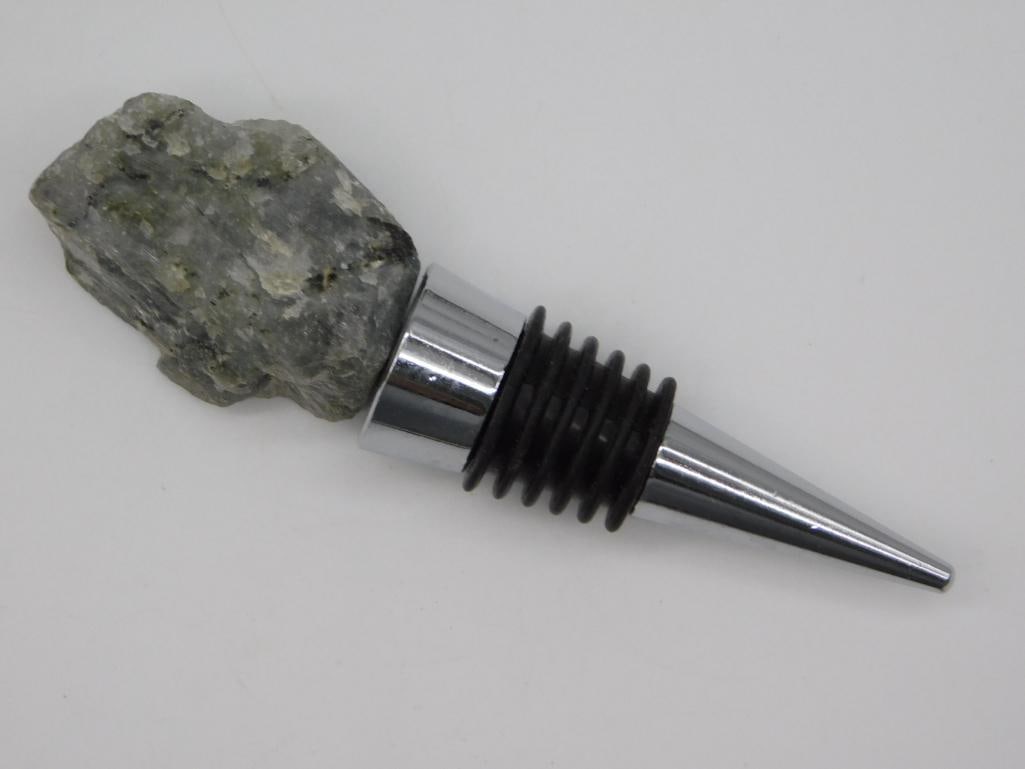 LABRADORITE WINE BOTTLE STOPPER: LABRADORITE WINE BOTTLE STOPPER