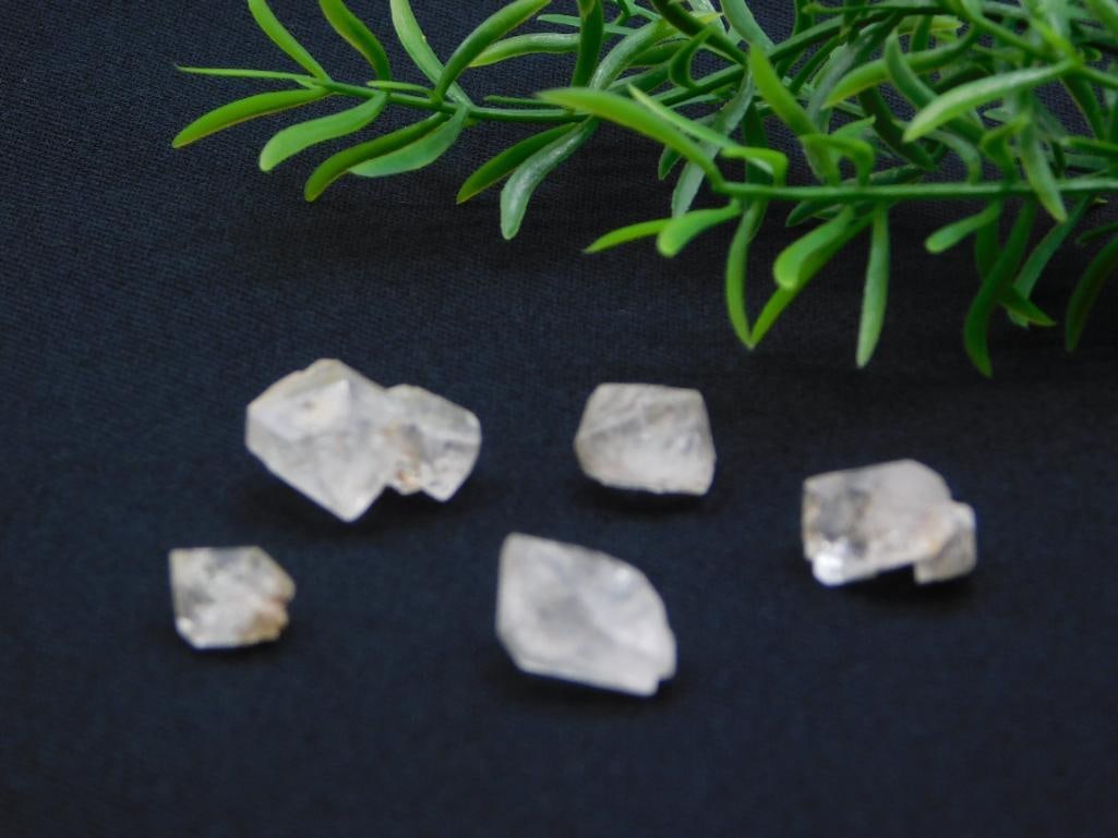 HERKIMER DIAMONDS ROCK STONE LAPIDARY SPECIMEN: HERKIMER DIAMONDS ROCK STONE LAPIDARY SPECIMEN