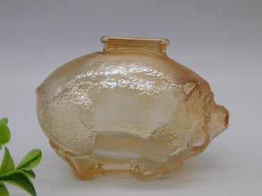 Amber-Toned Pig-Shaped Glass Bank with Vintage Style