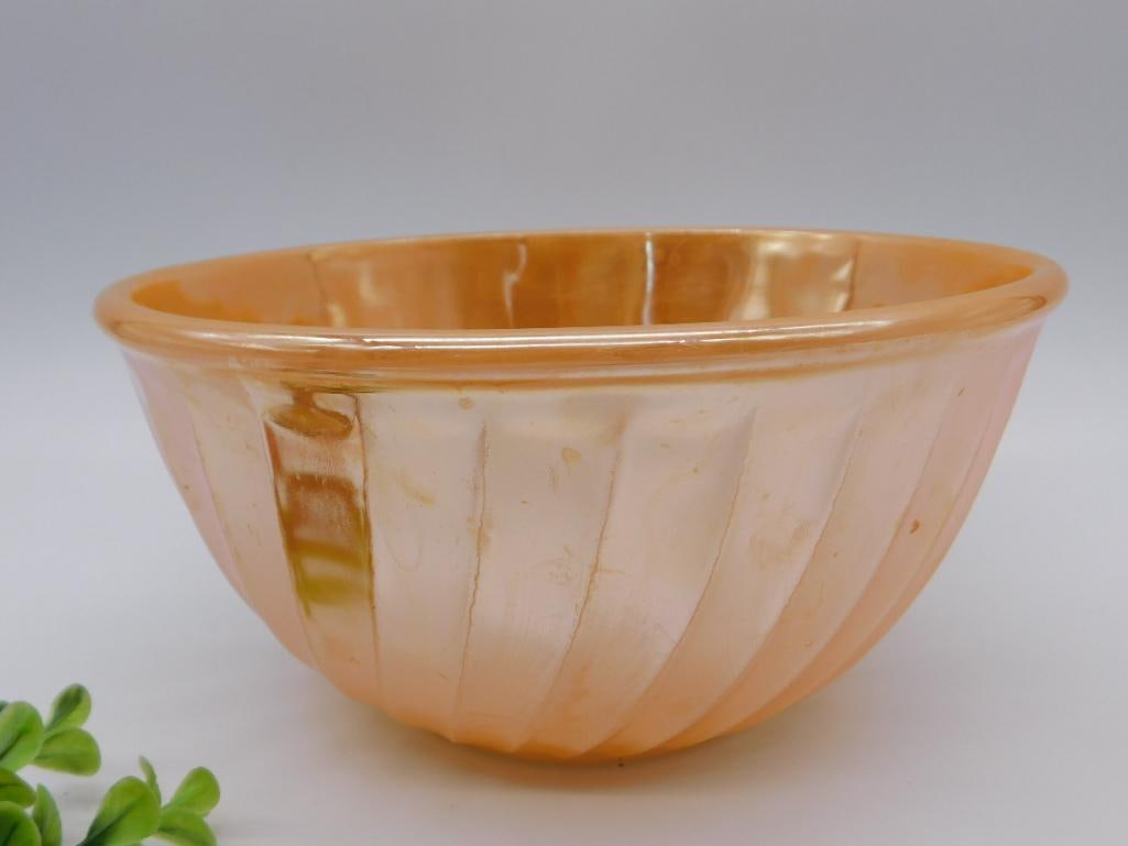 Vintage Depression Glass Mixing Bowl: Vintage Depression Glass Mixing Bowl