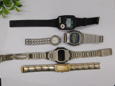 5 Vintage Watches With Various Designs and Bands WATCHMAKER WATCHMAKING TOOLS