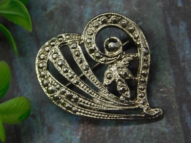 Vintage Silver-Tone Heart Brooch with Filigree Design
