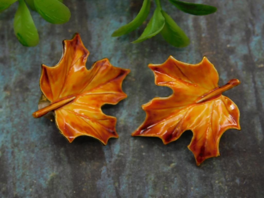 Vintage Enamel Maple Leaf Clip-On Earrings: Vintage Enamel Maple Leaf Clip-On Earrings