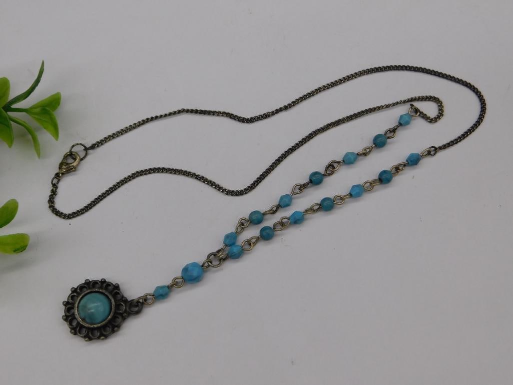 Vintage-Style Necklace with Turquoise Beads and Pendant: Vintage-Style Necklace with Turquoise Beads and Pendant