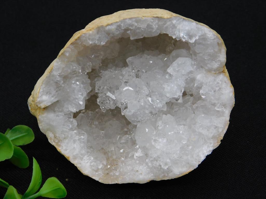 Natural Quartz Geode with Sparkling Crystal Interior ROCK STONE LAPIDARY SPECIMEN: Natural Quartz Geode with Sparkling Crystal Interior ROCK STONE LAPIDARY SPECIMEN