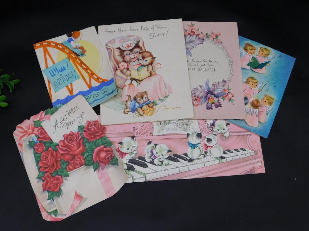 Vintage Greeting Cards with Floral and Animal Themes: Vintage Greeting Cards with Floral and Animal Themes