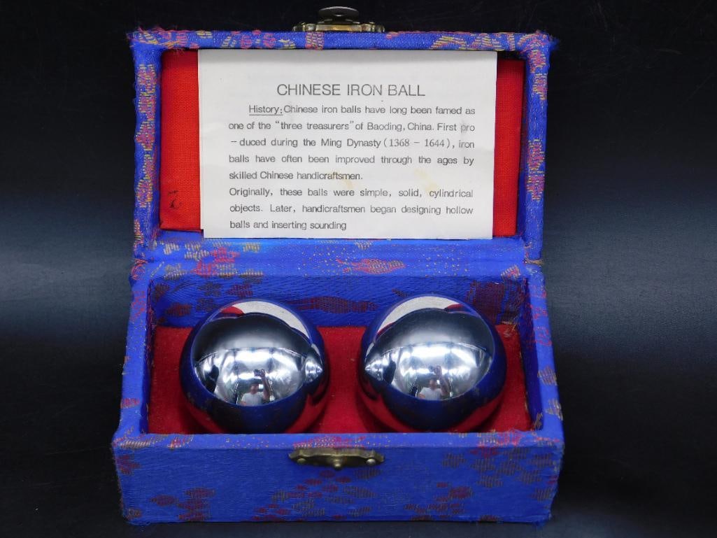 Baoding Balls in Decorative Box Set: Baoding Balls in Decorative Box Set