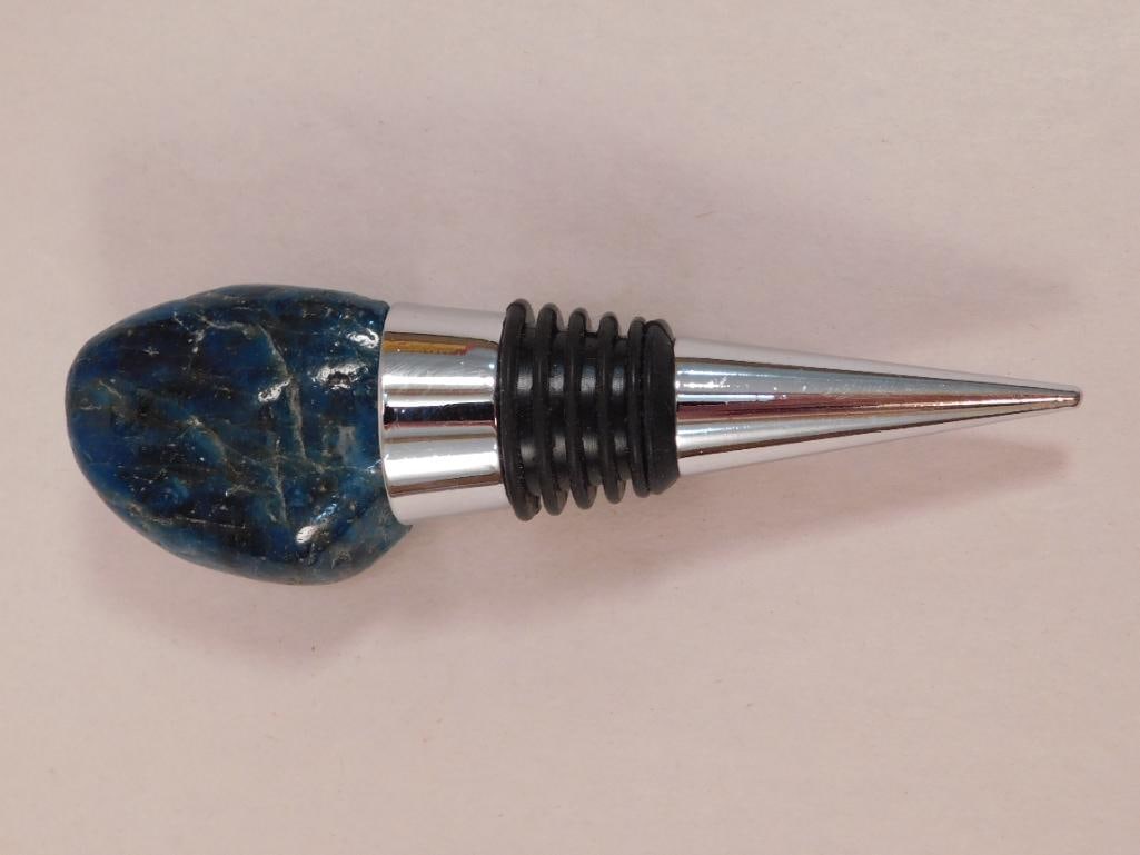 APATITE WINE BOTTLE STOPPER ROCK STONE LAPIDARY SPECIMEN: APATITE WINE BOTTLE STOPPER ROCK STONE LAPIDARY SPECIMEN