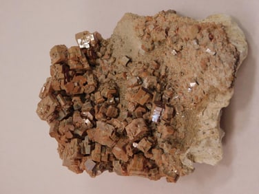 VANADINITE ROCK STONE LAPIDARY SPECIMEN
