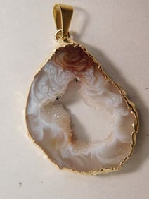 GEODE SLICE PENDANT ROCK STONE LAPIDARY SPECIMEN