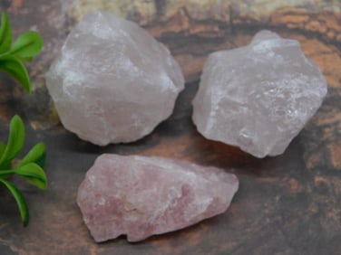 ROSE QUARTZ ROCK STONE LAPIDARY SPECIMEN