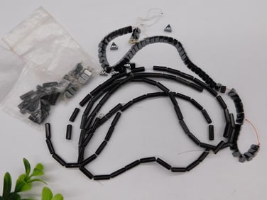 BEADS ROCK STONE LAPIDARY SPECIMEN