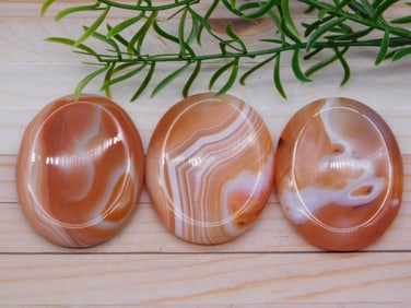 BANDED CARNELIAN WORRY STONE ROCK STONE LAPIDARY SPECIMEN