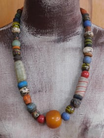 AFRICAN TRADE BEADS ROCK STONE LAPIDARY SPECIMEN