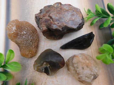 MIXED LOT ROCK STONE LAPIDARY SPECIMEN