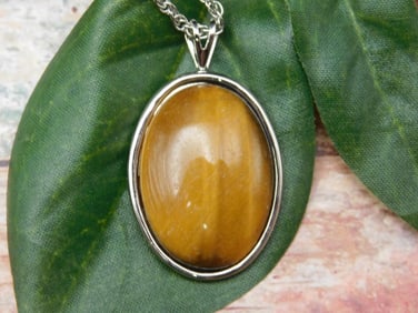 TIGERS EYE PENDANT NECKLACE ROCK STONE LAPIDARY SPECIMEN