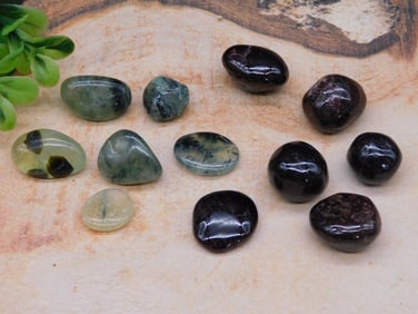 MIXED LOT ROCK STONE LAPIDARY SPECIMEN