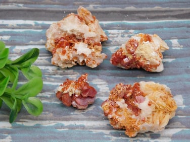 VANADINITE ROCK STONE LAPIDARY SPECIMEN