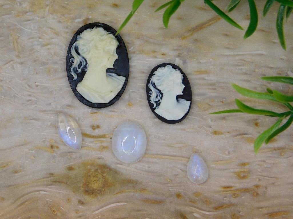 CAMEO AND RAINBOW MOONSTONE CABOCHONS ROCK STONE LAPIDARY SPECIMEN: CAMEO AND RAINBOW MOONSTONE CABOCHONS ROCK STONE LAPIDARY SPECIMEN