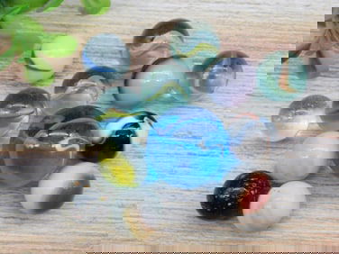 GLASS PLAYING MARBLES