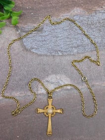 CROSS PENDANT ON CHAIN NECKLACE ROCK STONE LAPIDARY SPECIMEN