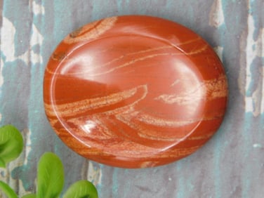 WORRY STONE ROCK STONE LAPIDARY SPECIMEN