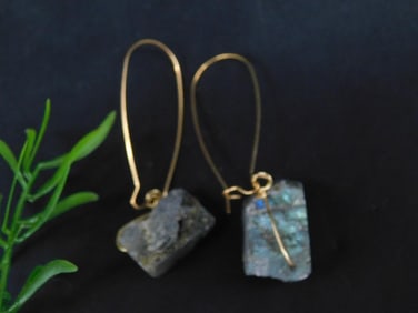 LABRADORITE STONE EARRINGS ROCK STONE LAPIDARY SPECIMEN