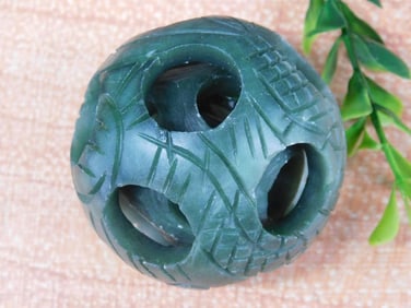 CARVED JADE PUZZLE BALL ROCK STONE LAPIDARY SPECIMEN